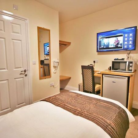Central Studios Gloucester Place By Roomsbooked Cheltenham Exterior photo