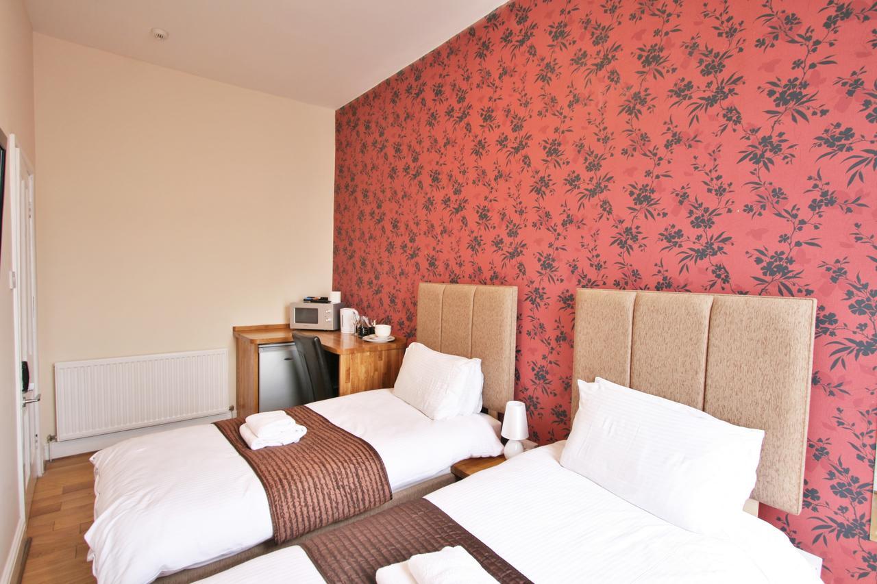 Central Studios Gloucester Place By Roomsbooked Cheltenham Exterior photo