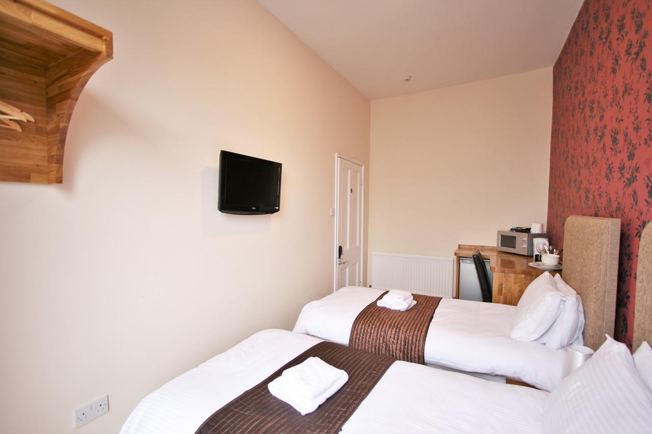 Central Studios Gloucester Place By Roomsbooked Cheltenham Exterior photo