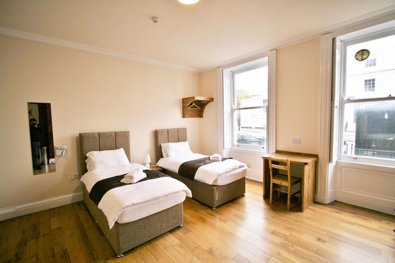 Central Studios Gloucester Place By Roomsbooked Cheltenham Exterior photo