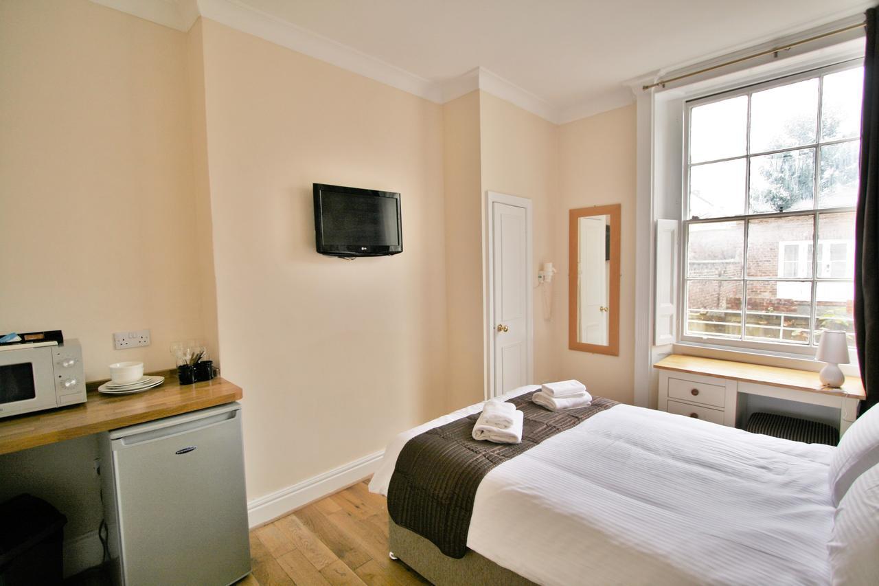 Central Studios Gloucester Place By Roomsbooked Cheltenham Exterior photo